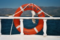 Foto vom Rettungsring auf dem Oberdeck des Tauchschiffes