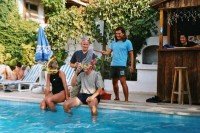 Foto von der Tauchertaufe am Pool