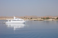 Foto Eines der beiden Tagesboote vor dem Hausriff